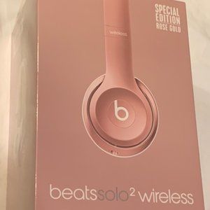 Beats Solo 2 Wireless Rose Gold Headphones